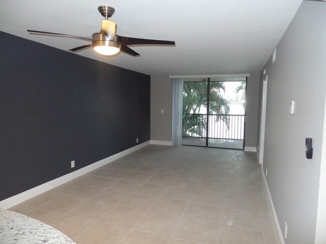 Building Photo - 118 Lake Emerald Dr