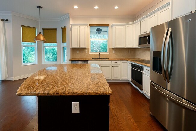 Building Photo - 2768 Shaughnessy Dr