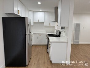 Building Photo - Stylish 1-Bedroom in North Hollywood