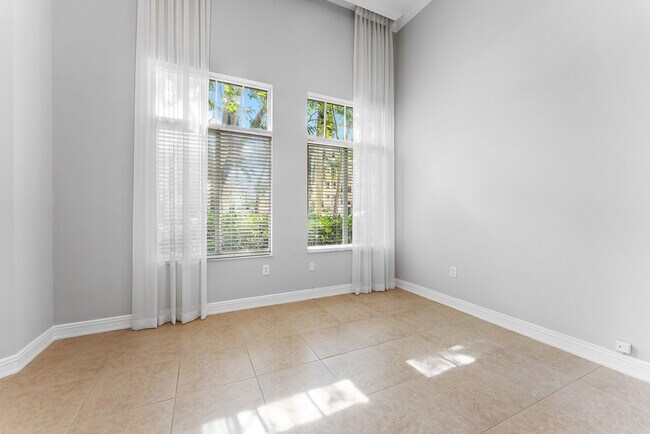 Building Photo - 16102 Emerald Estates Dr