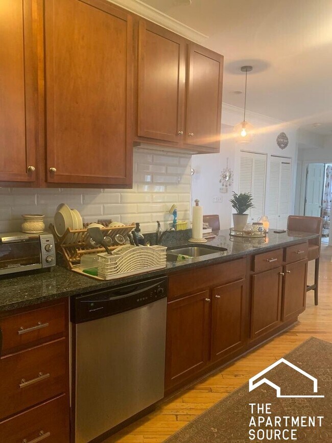 Building Photo - 1621 W Wallen Ave