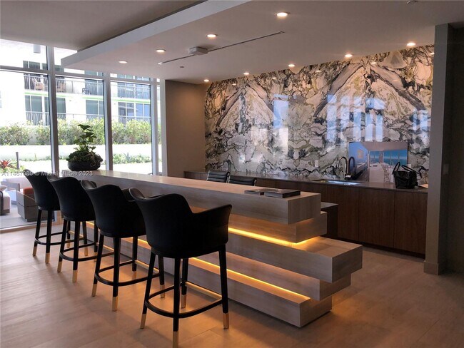 Building Photo - 488 NE 18th St