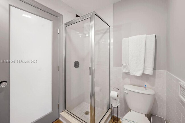 Building Photo - 314 New Hampshire St