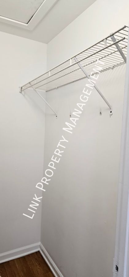 Building Photo - 123 Sequoia Dr