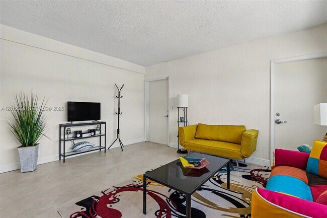 Building Photo - 1801 S Surf Rd