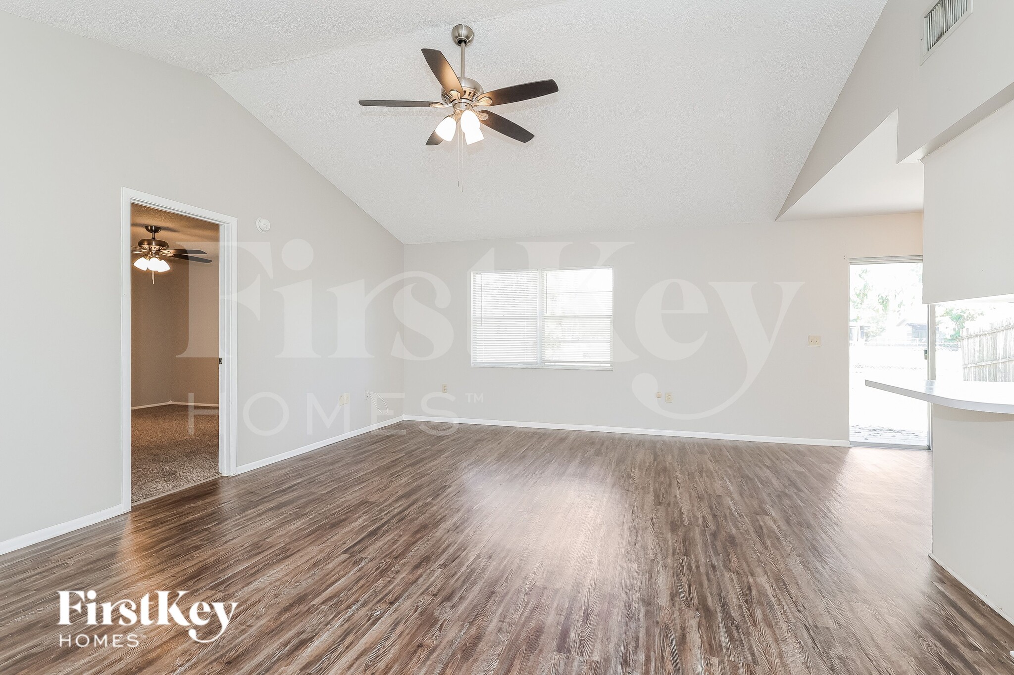 Building Photo - 1095 Sunshine Way SW