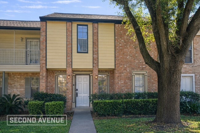 Building Photo - 7943 Ellinger Ln