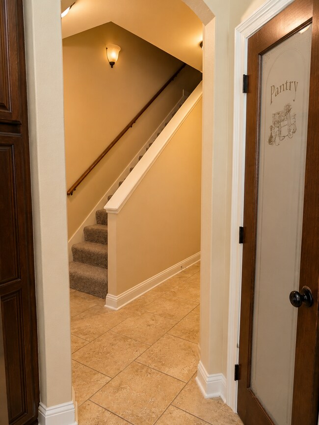 Building Photo - 519 Brompton Ln