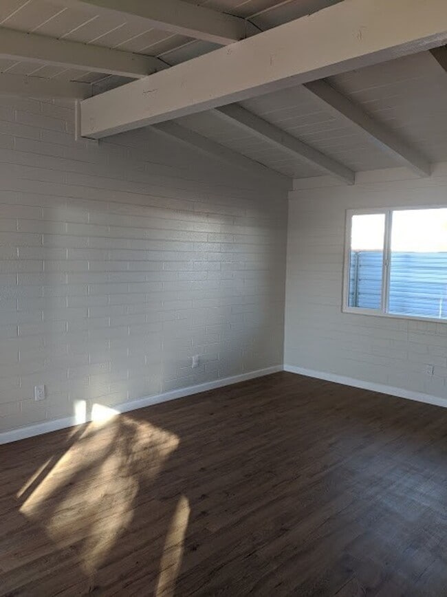 Building Photo - 2762 N Forgeus Ave