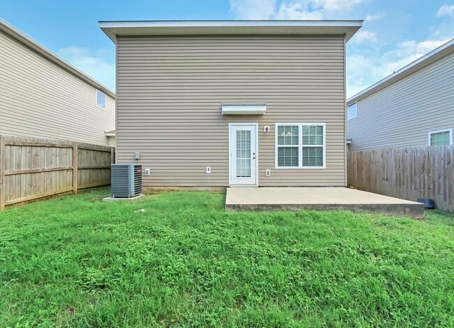 Building Photo - 220 Wainwright Dr