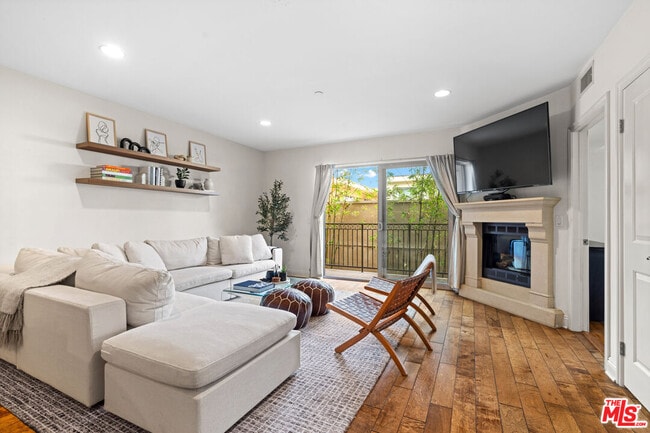 Building Photo - 8238 W Manchester Ave