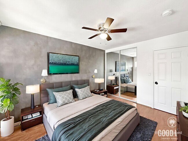 Building Photo - Beautiful 2B 1BA Condo w/ Reserved Parking and Wall AC!