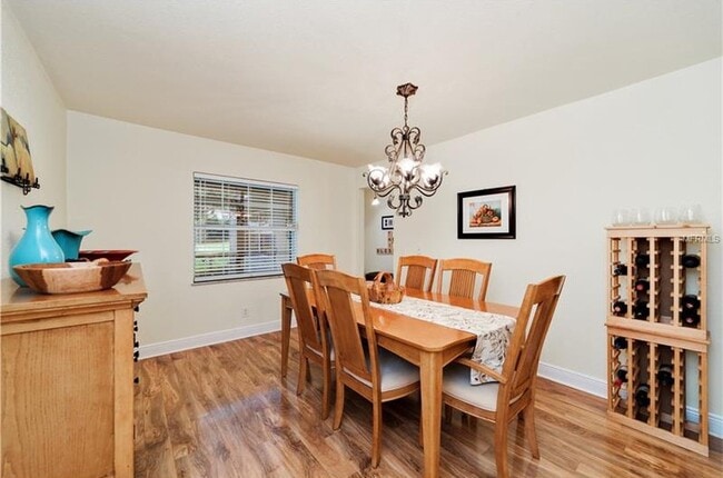 Building Photo - 220 Valencia Ct