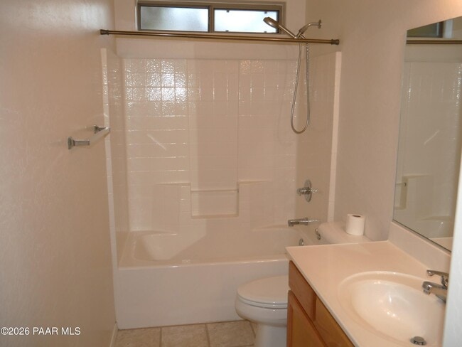 Building Photo - 5474 N Ardmore Ave