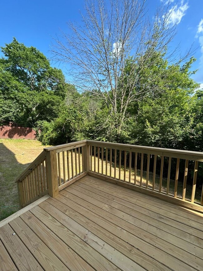 Building Photo - Amazing New Construction in North Nashville!