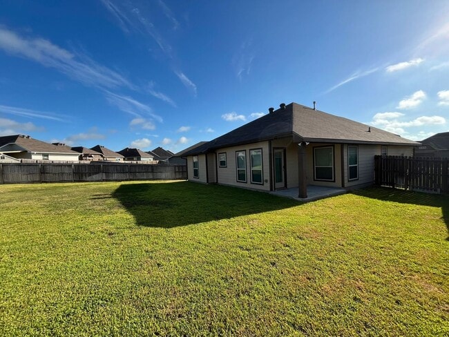Building Photo - Beautiful 3 bed/2 bath home in great location