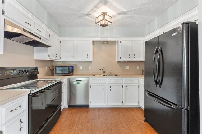 Building Photo - 405 Texas St