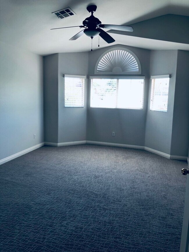 Building Photo - WONDERFUL 2 STORY HOME IN THE HEART OF GREEN VALLEY 3 BED 2.5 BATH BEAUTIFULLY LANDSCAPED!