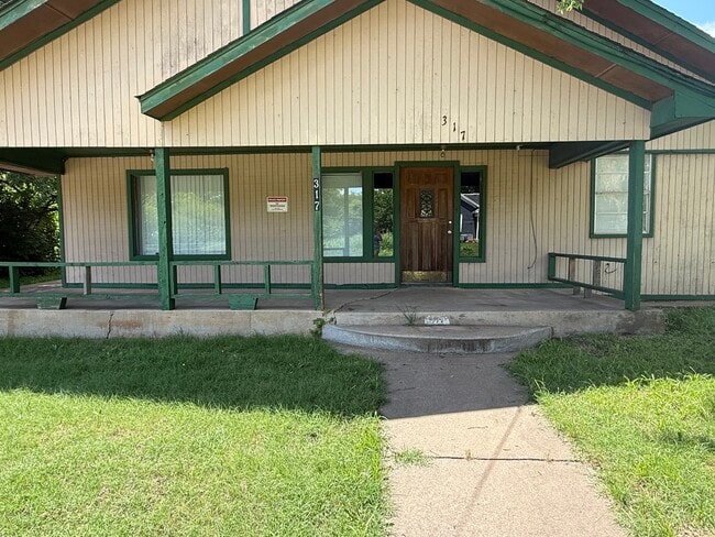 Building Photo - 317 S Central Ave