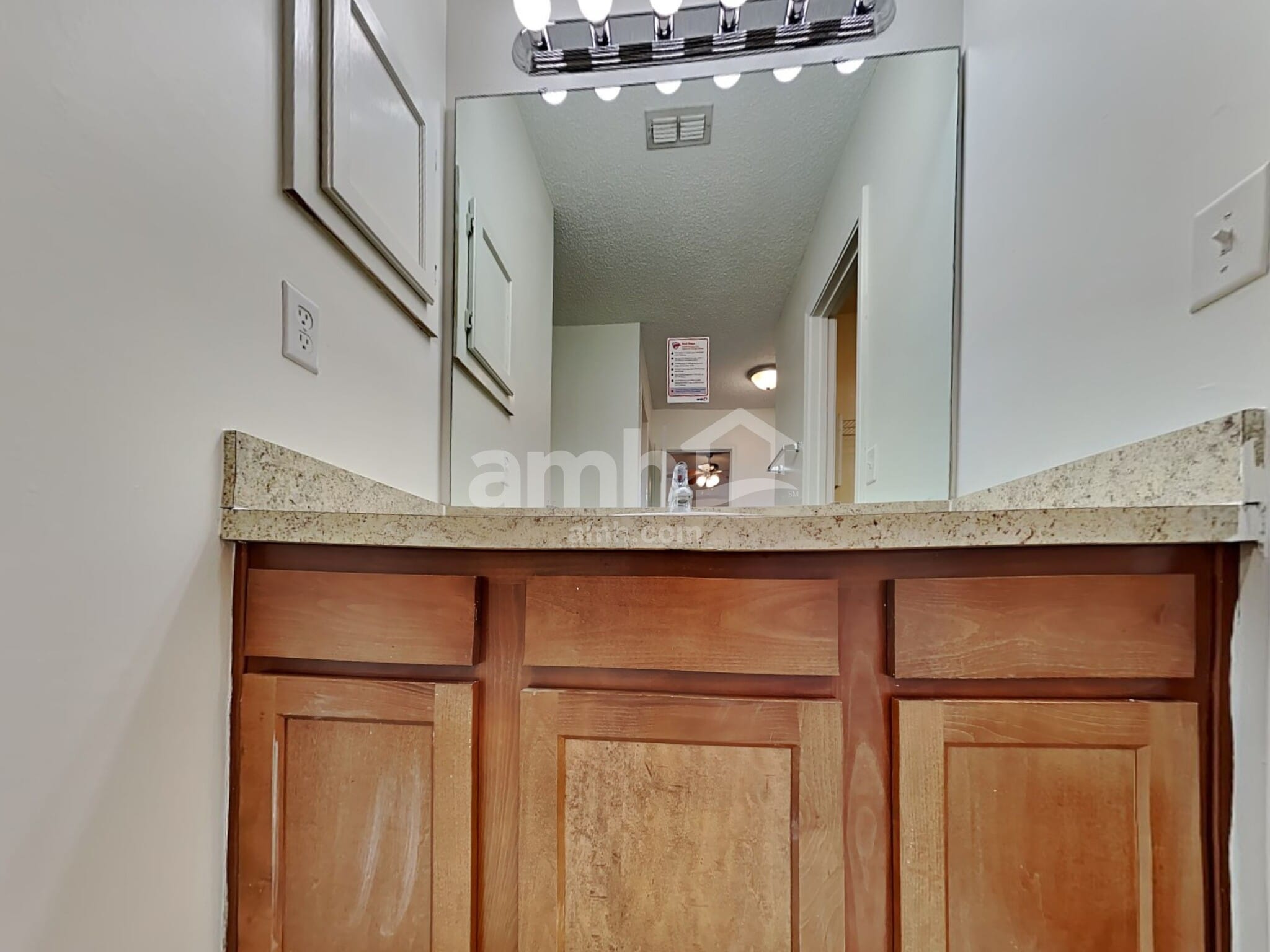 Building Photo - 8034 Macinnes Dr