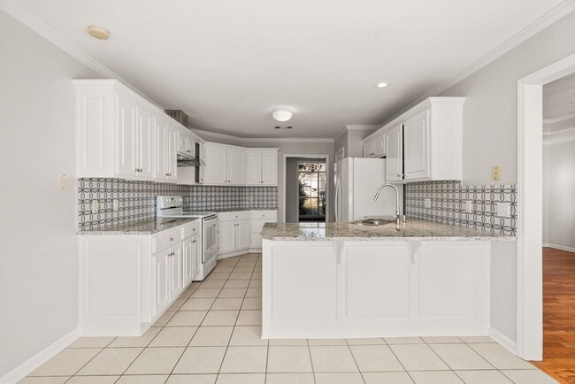 Building Photo - Beautiful Home in Desirable Cherry Creek | 3 Bed + Office | Fully Fenced Yard | Near Baker Elemen...