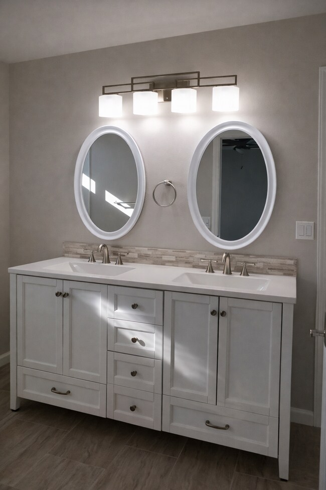 Building Photo - 71503 Sunflower Dr