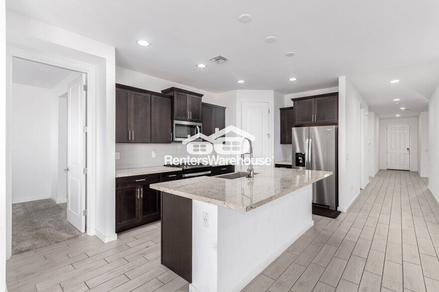 Building Photo - 6824 W Vly Vw Dr