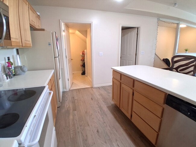 Building Photo - 609 N Seven Peaks Blvd