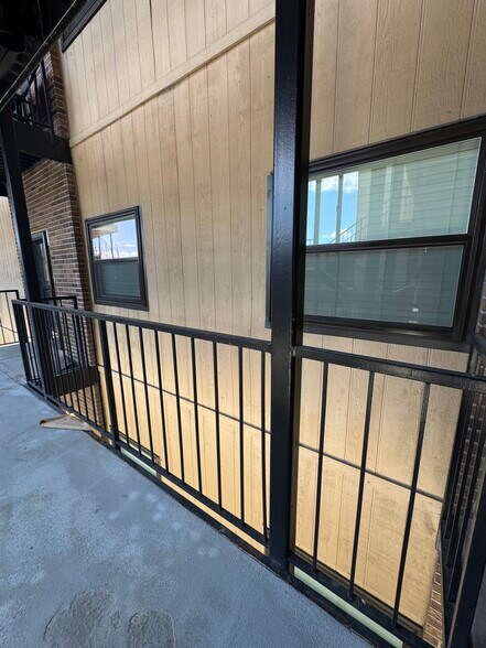Building Photo - 509 11th St