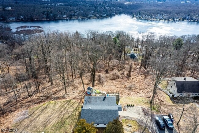 Building Photo - 110 Hillcrest Dr