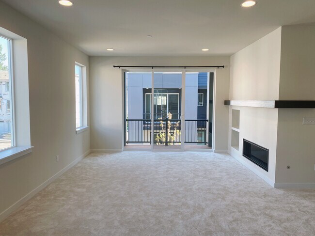 Building Photo - 616 237th Plz SE