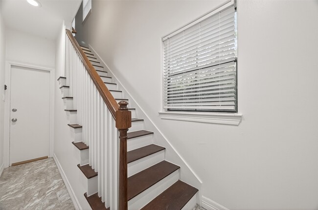 Building Photo - 118 McGowen St