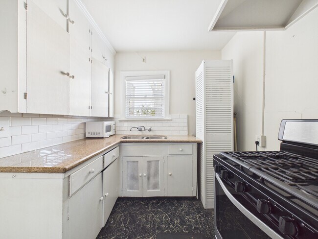 Building Photo - 1920 Richmond Ave.