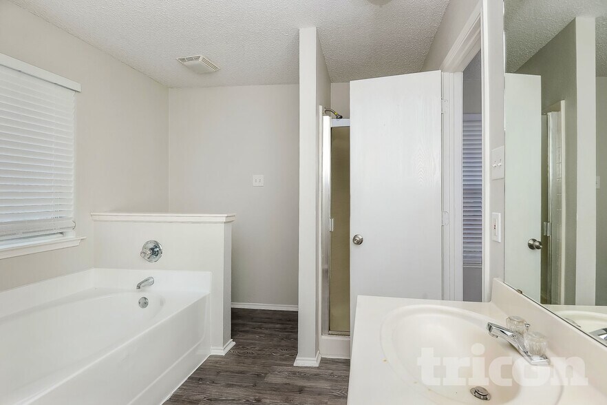 Building Photo - 516 Cambridge Dr