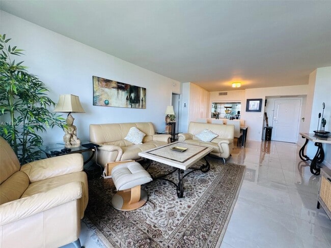 Building Photo - 3675 N Country Club Dr