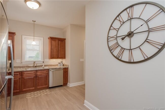 Building Photo - 24 Mill Pond Dr