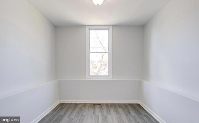 Building Photo - 3007 Oakley Ave