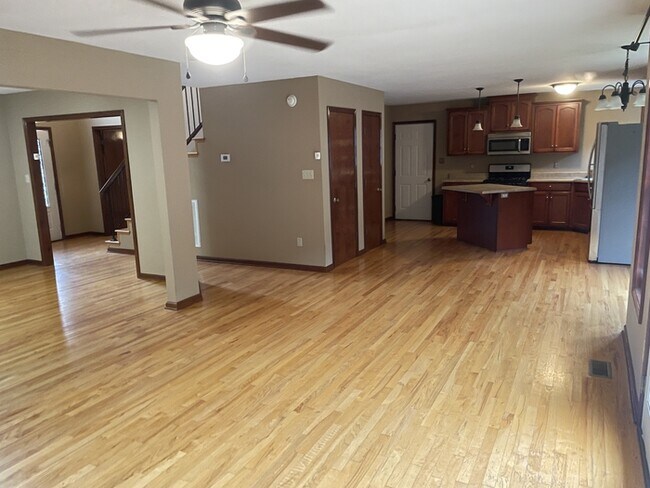 Building Photo - 1185 Eller Wood Dr