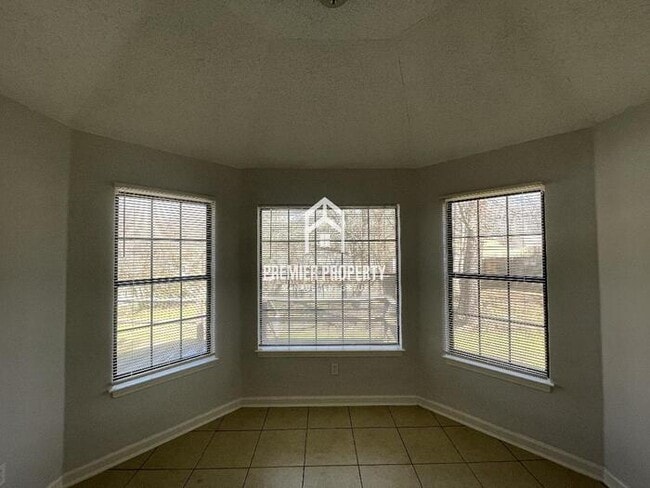 Building Photo - 5738 Riverhead Ave