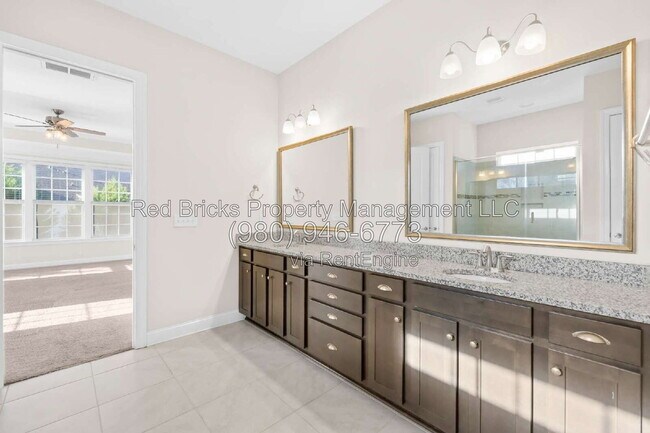 Building Photo - 4004 Petersburg Dr