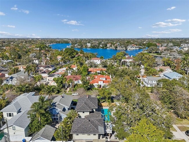 Building Photo - 344 21st Ave NE