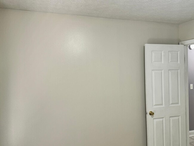 Building Photo - 4262 Apache Dr SE