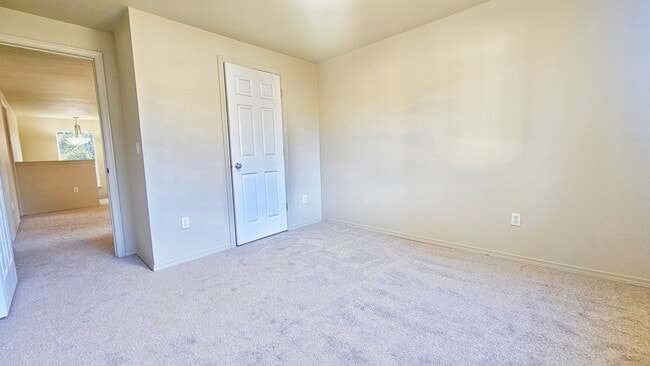 Building Photo - Beautiful 5 bed 2.5 Bath Home in Renton Highlands