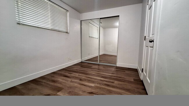 Building Photo - 935 E 600 S
