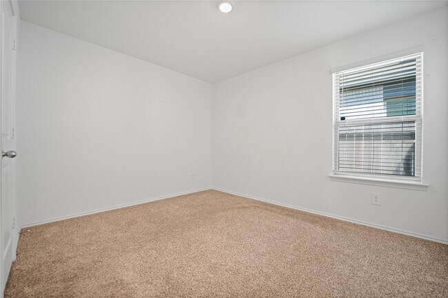 Building Photo - 14634 Cyn Pnes Ln