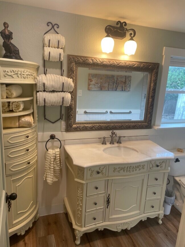 Building Photo - 1120 Aransas St