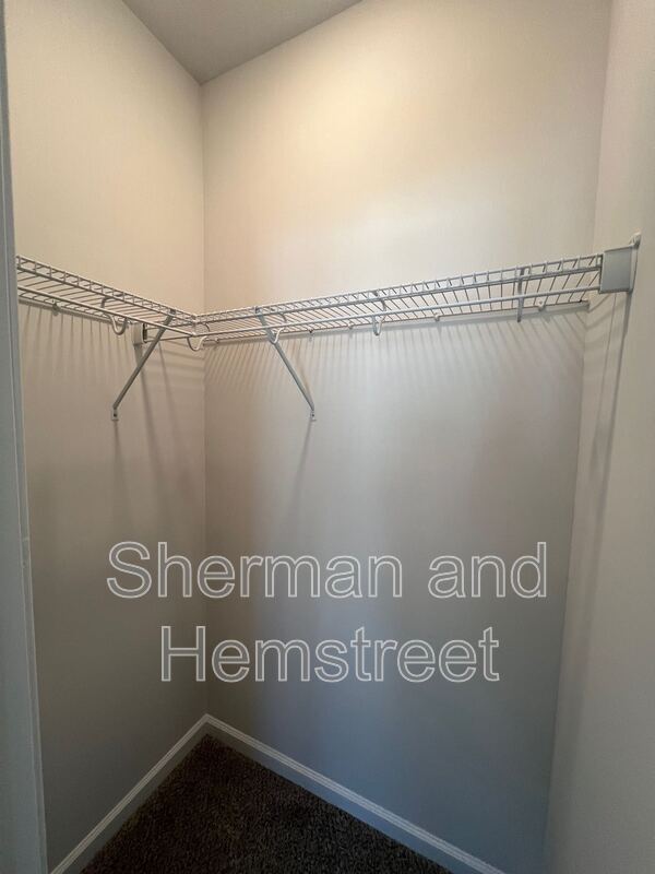 Building Photo - 2046 Lotus Dr