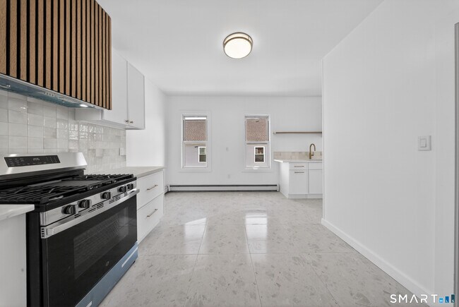 Building Photo - 259 Laurel Ave