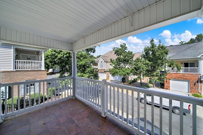 Building Photo - Lovely Two Bed Two Bath Townhome in Ballan...