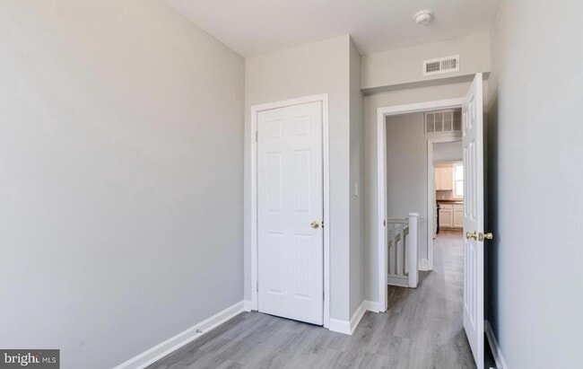 Building Photo - 3007 Oakley Ave